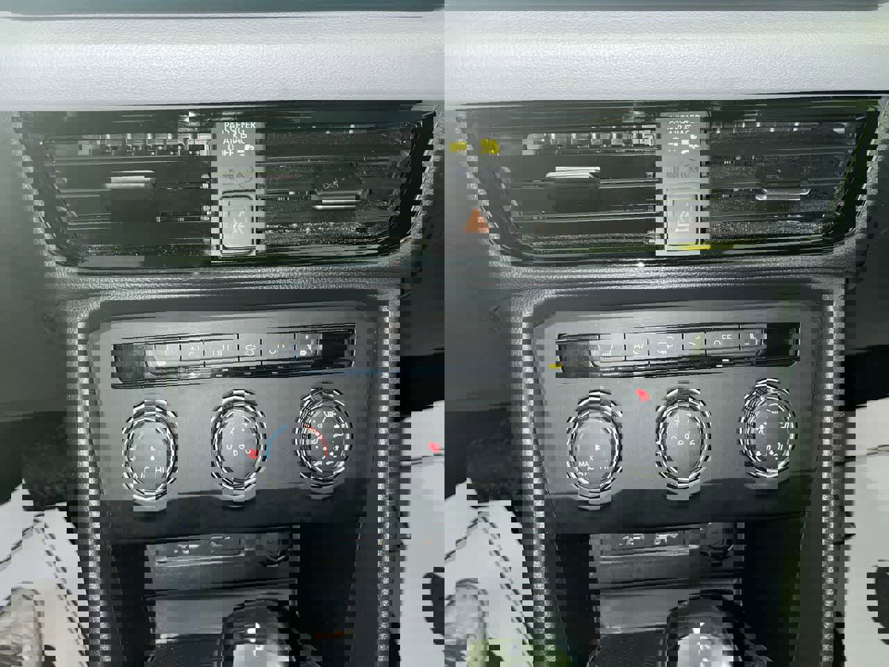 Used 2022 Volkswagen Taos SE w/ Panoramic Sunroof Package image 20