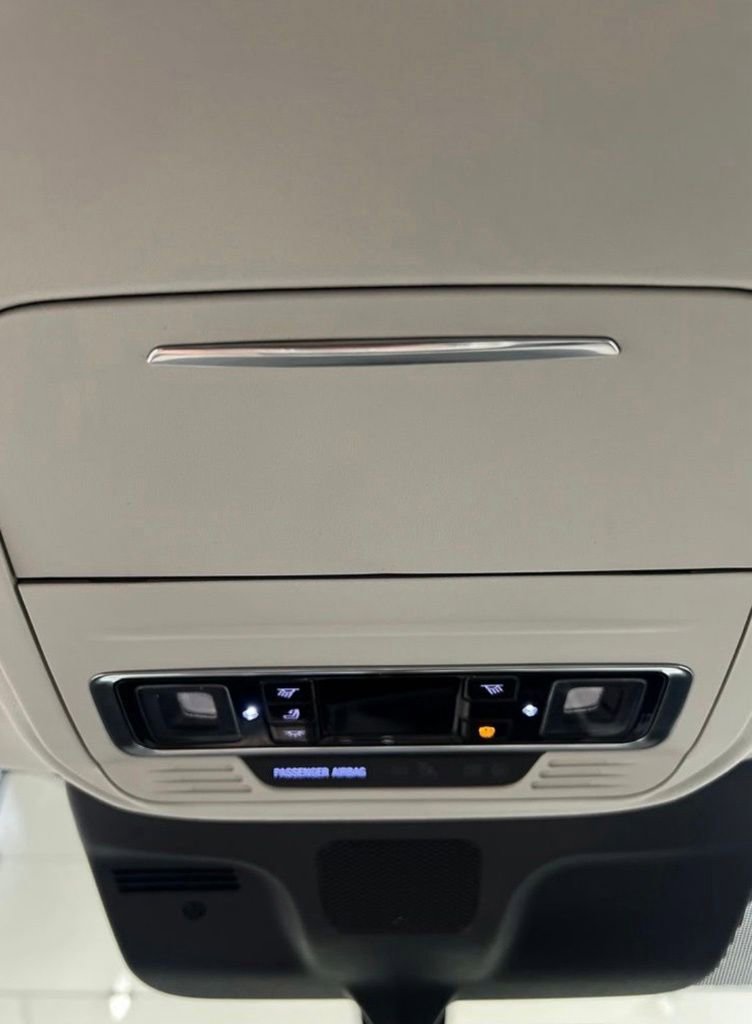New 2026 Lincoln Navigator Premiere AWD/4WD image 13