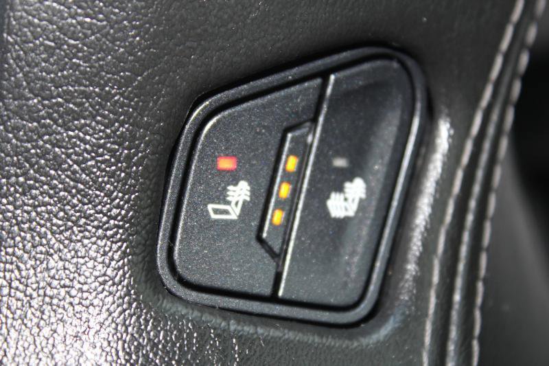 Used 2015 Chevrolet Suburban LT image 23