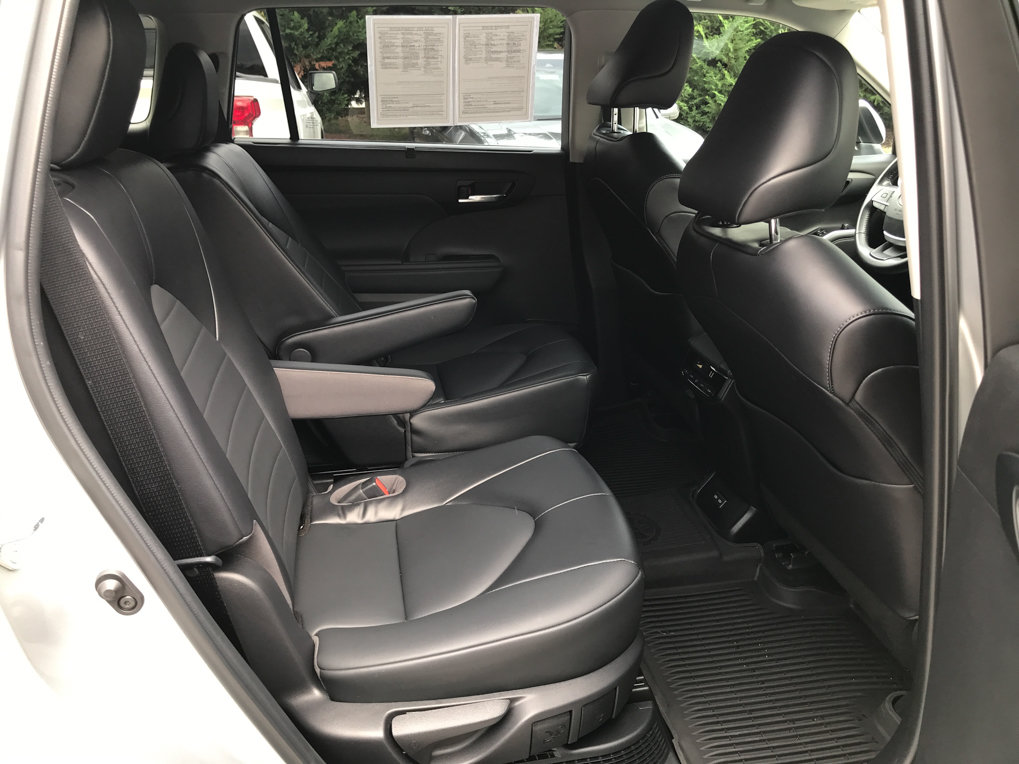 Certified 2022 Toyota Highlander XLE AWD/4WD image 32