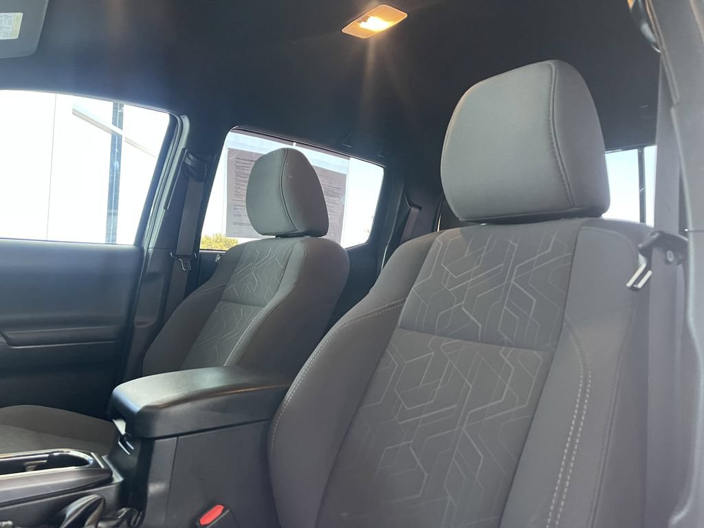 Used 2019 Toyota Tacoma TRD Sport w/ Technology Package RWD image 13