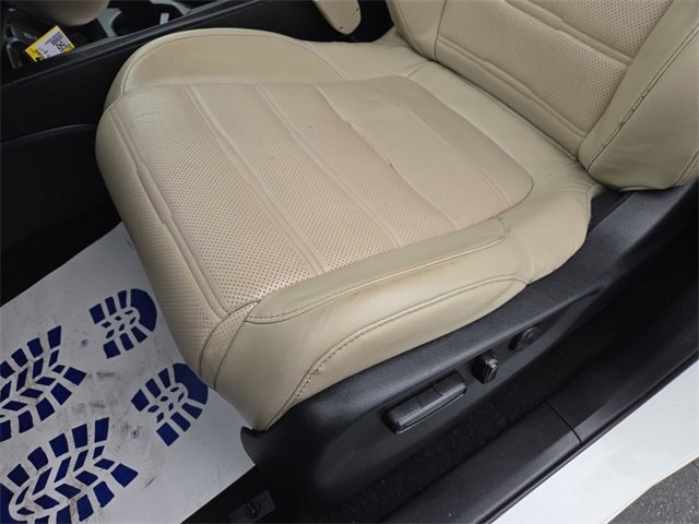 Used 2018 Honda CR-V Touring image 11