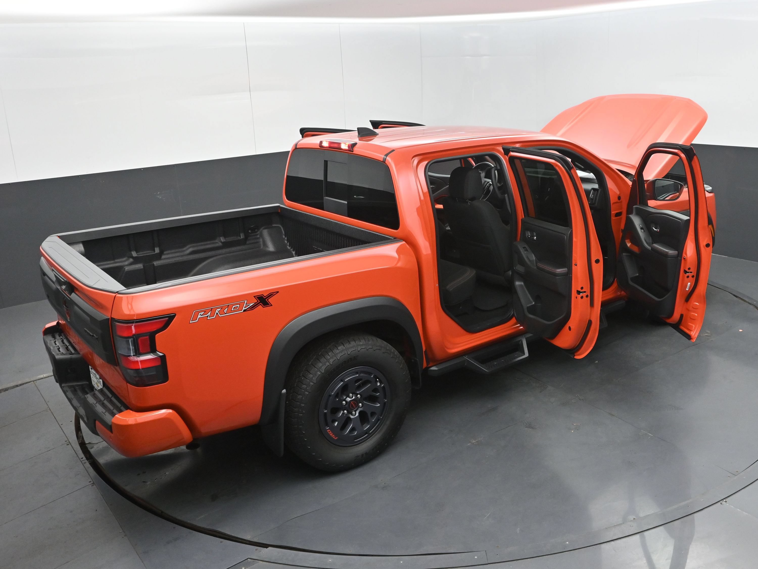 Used 2025 Nissan Frontier Pro-X RWD image 44
