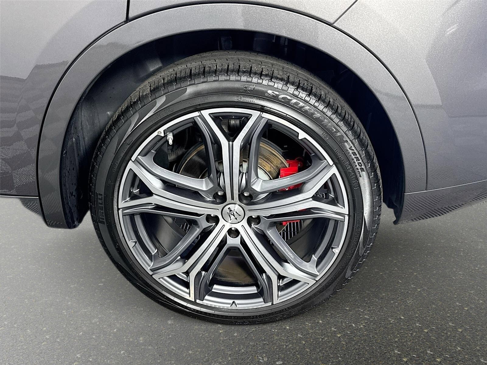 Used 2023 Maserati Levante GT AWD/4WD image 32