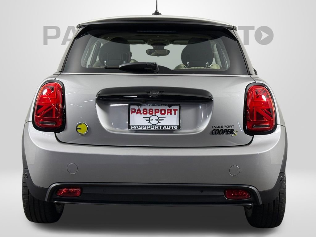 Certified 2024 MINI Cooper SE image 9