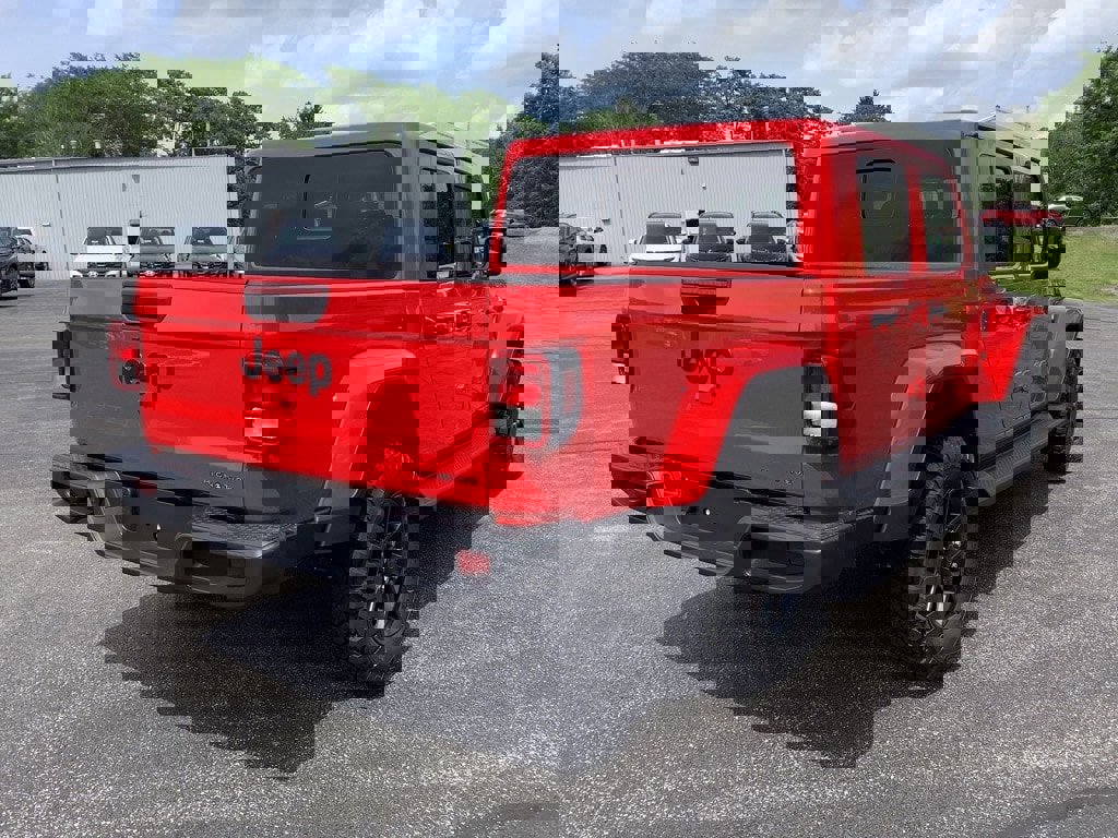 New 2025 Jeep Gladiator Sport image 4