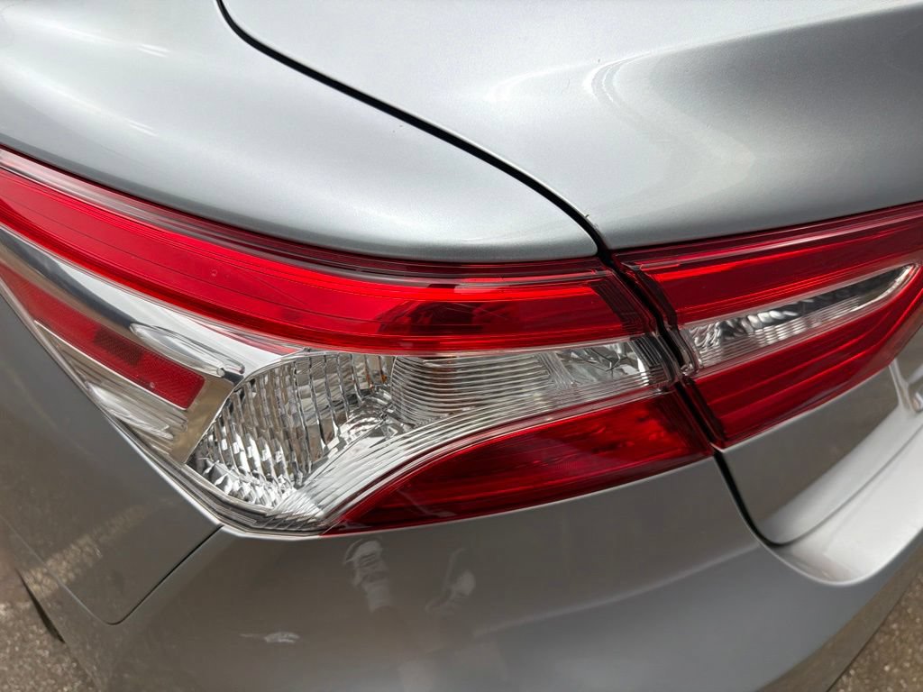 Used 2018 Toyota Camry LE FWD image 20