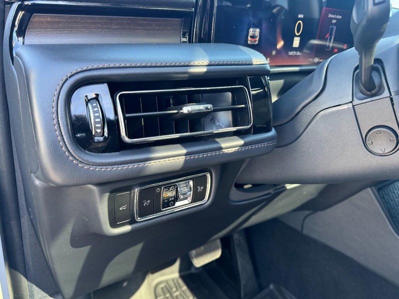 Certified 2025 Lincoln Aviator Reserve w/ Equipment Group 201A image 14