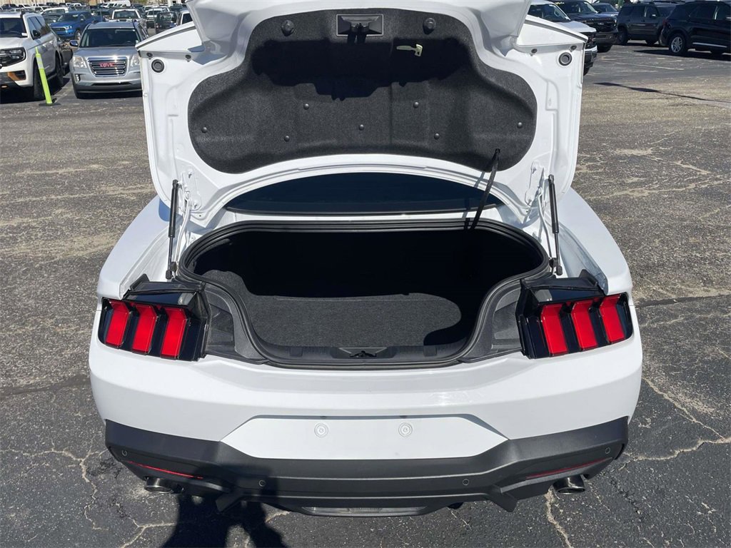 Used 2024 Ford Mustang Coupe image 10