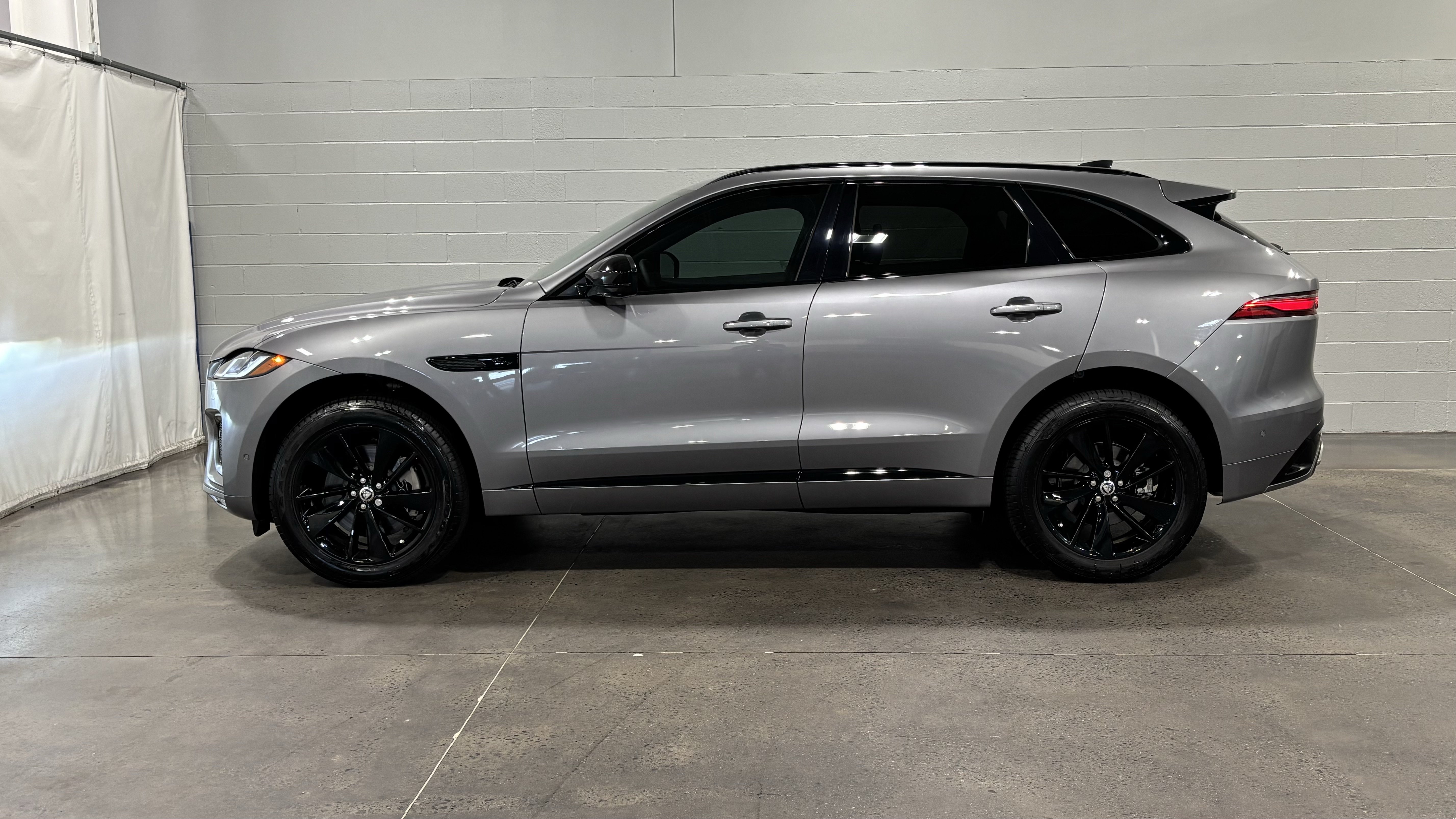 New 2026 Jaguar F-PACE R-Dynamic S AWD/4WD image 7
