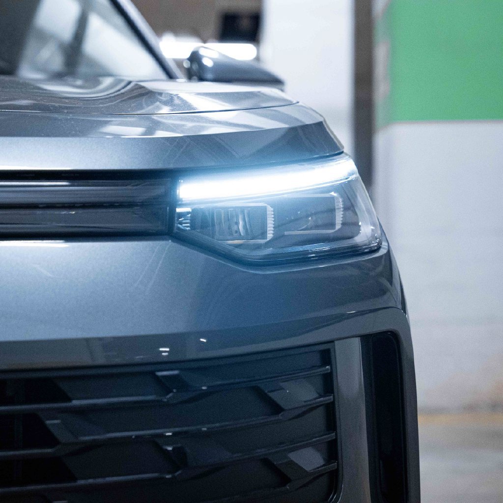 New 2026 Volkswagen Tiguan S FWD image 3