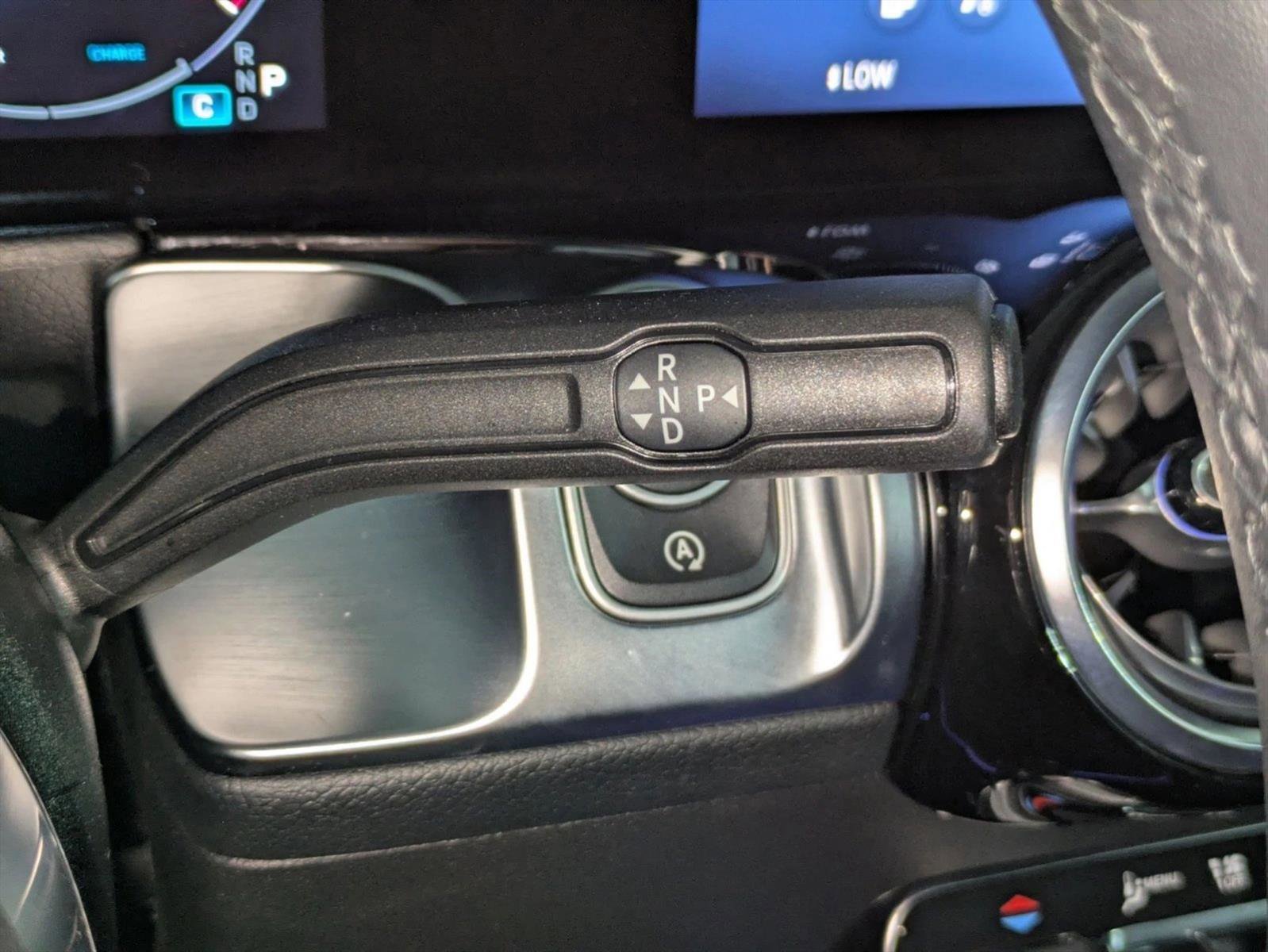 Certified 2025 Mercedes-Benz GLB 250 image 12