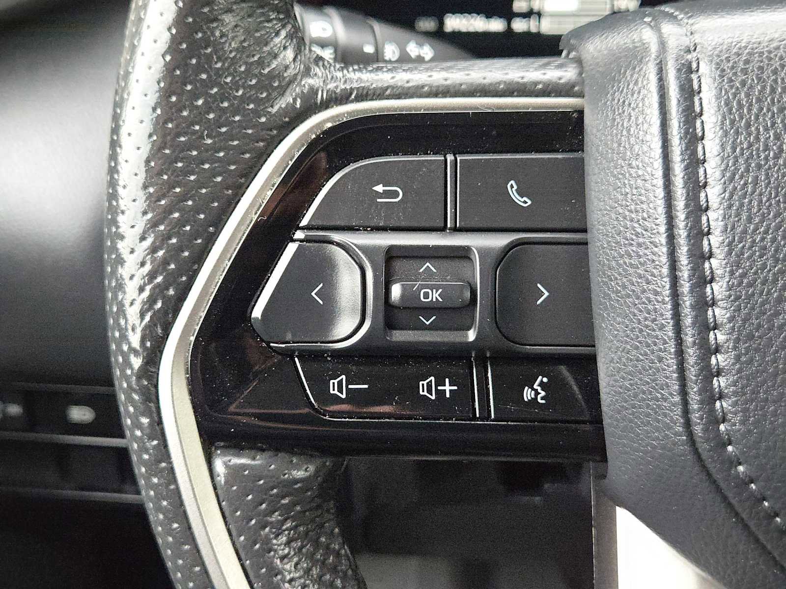 Used 2024 Toyota Tundra Limited AWD/4WD image 28
