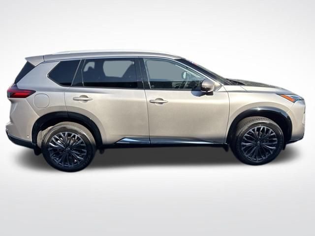 Used 2024 Nissan Rogue Platinum w/ Platinum Premium Package image 6