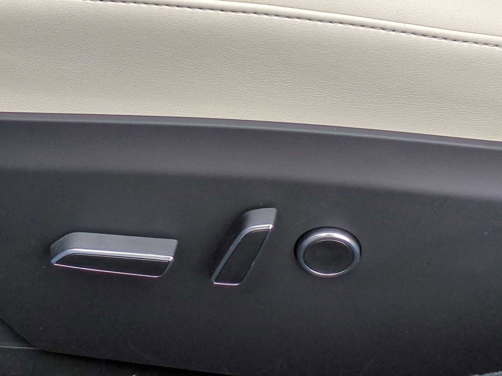 Used 2021 Tesla Model S Plaid image 16