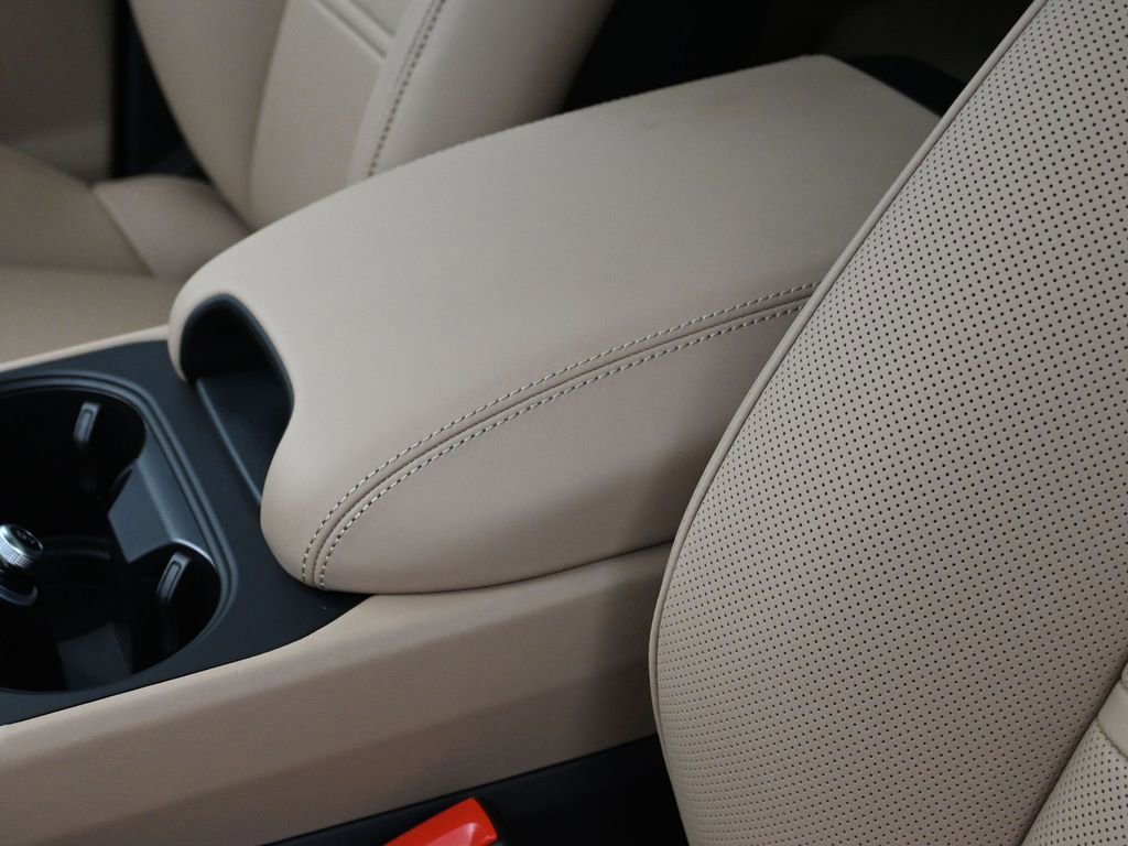 Certified 2026 Porsche Cayenne Coupe AWD/4WD image 21