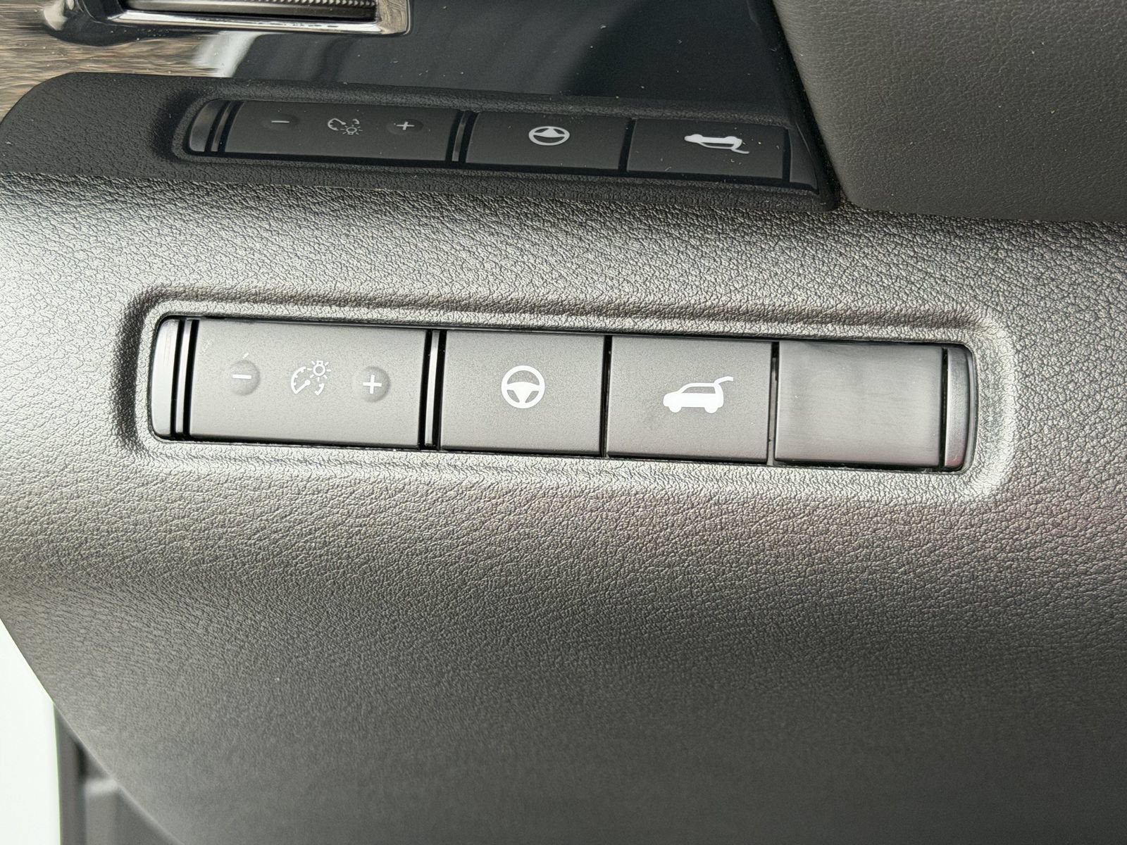New 2026 Nissan Pathfinder SV w/ SV Premium Package FWD image 16
