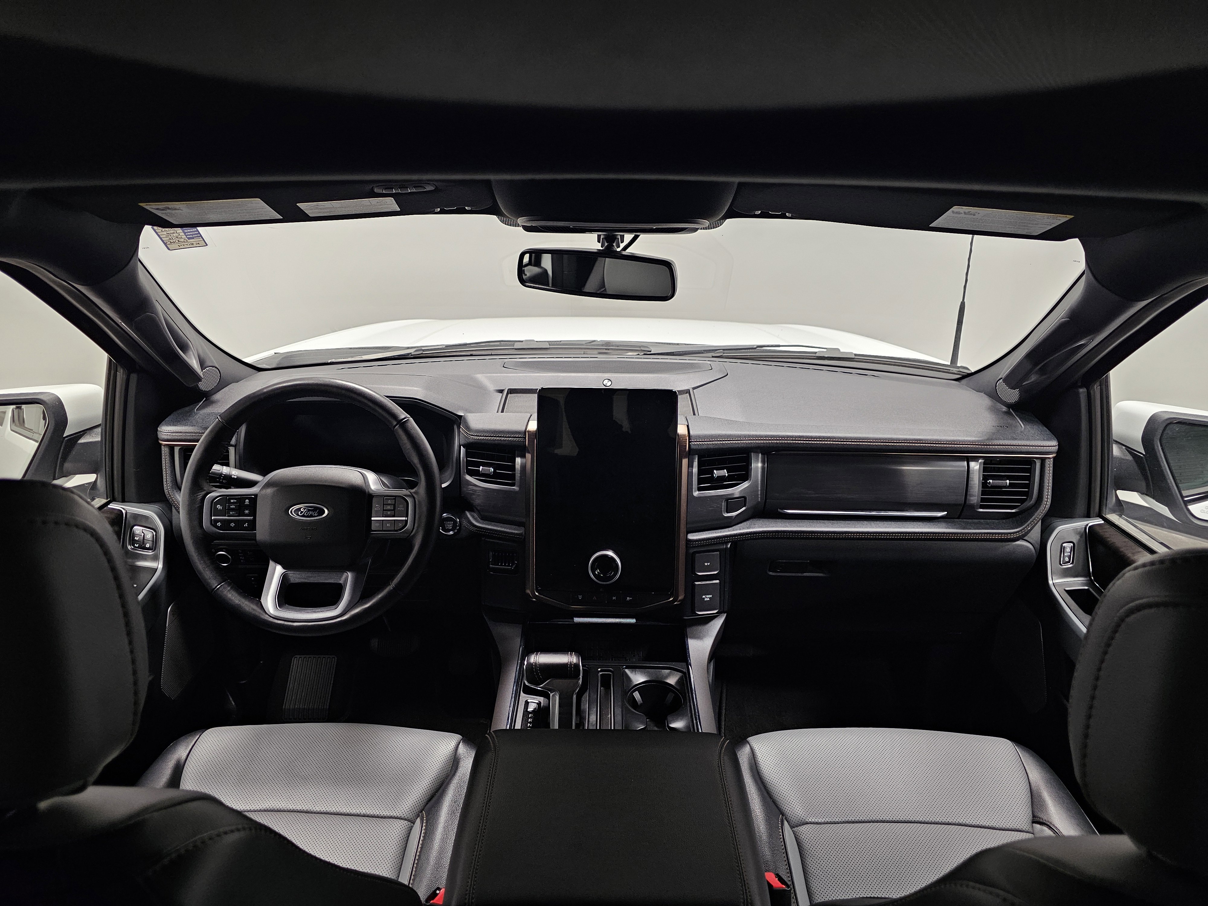 Used 2023 Ford F150 Lightning Lariat image 20