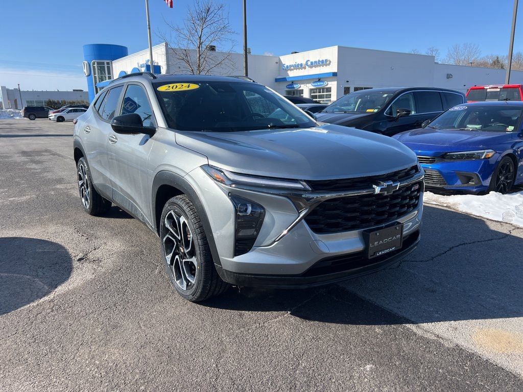 Used 2024 Chevrolet Trax RS w/ Sunroof Package image 7