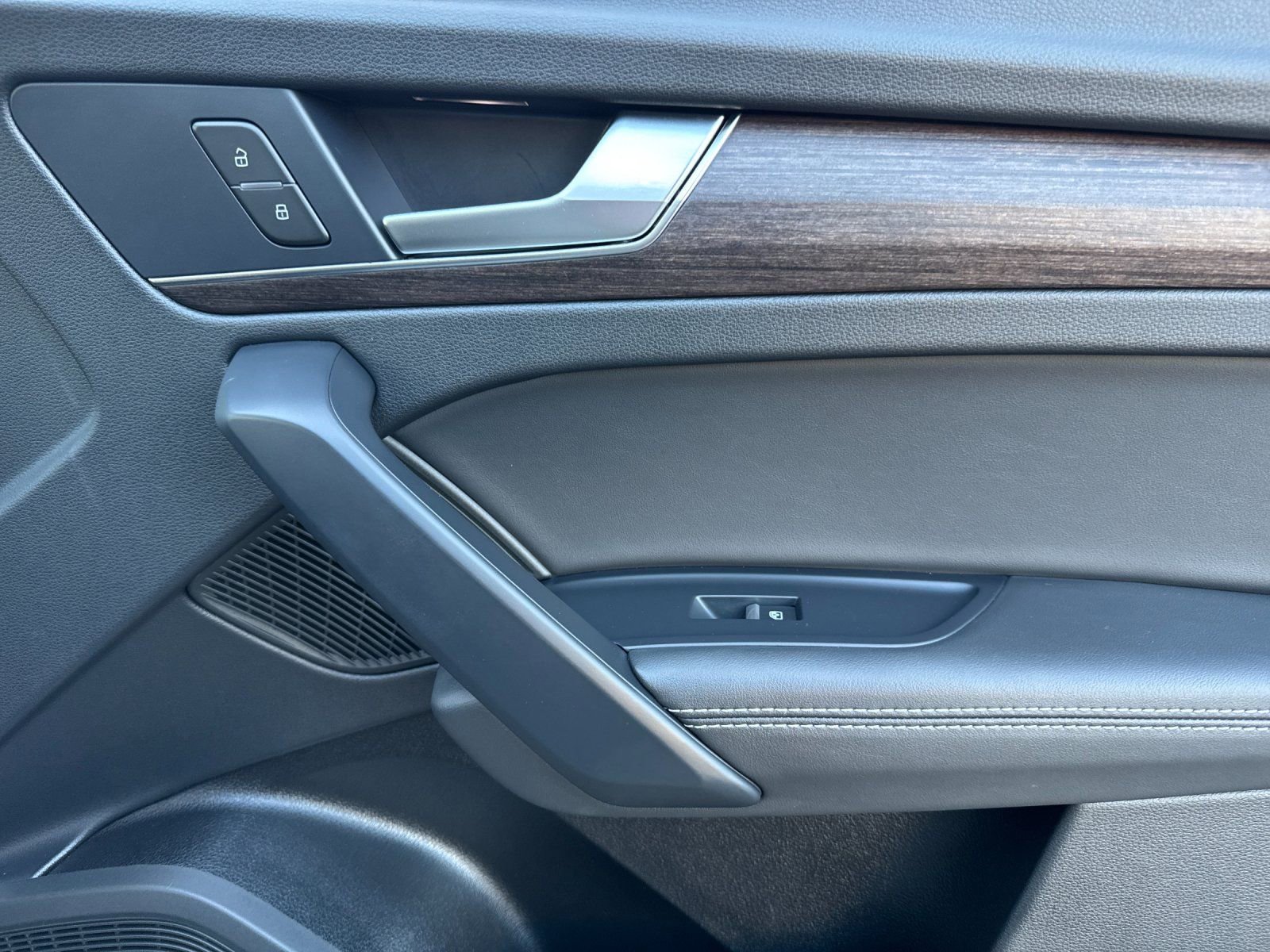 Used 2024 Audi Q5 2.0T Prestige w/ Prestige Package image 20