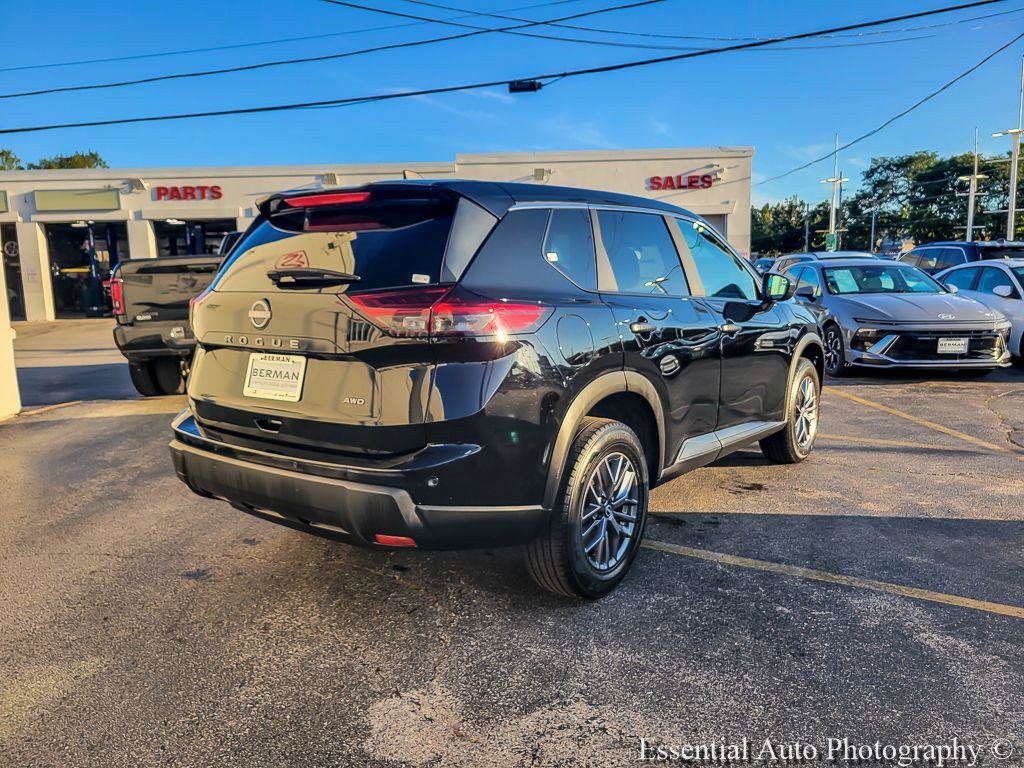 Used 2024 Nissan Rogue S AWD/4WD image 11