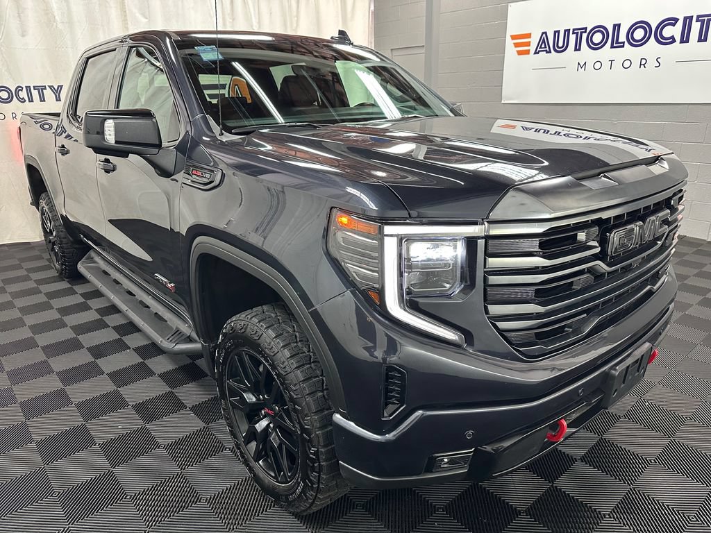 Used 2024 GMC Sierra 1500 AT4 w/ Technology Package AWD/4WD image 3