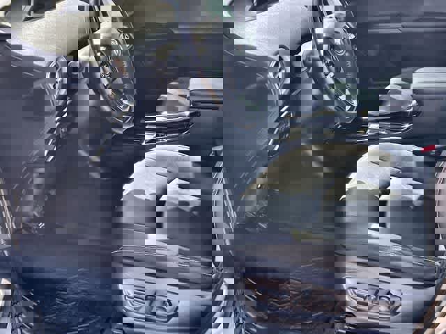 Used 2020 Toyota Prius Prime Limited image 3