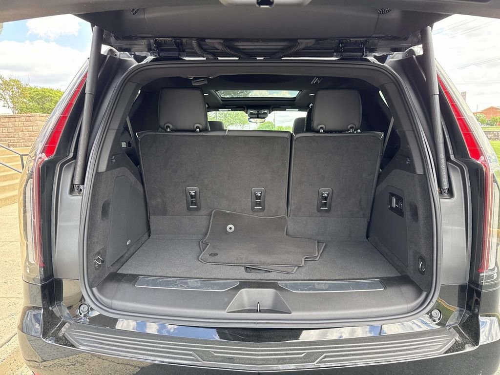 Used 2023 Cadillac Escalade Sport AWD/4WD image 25