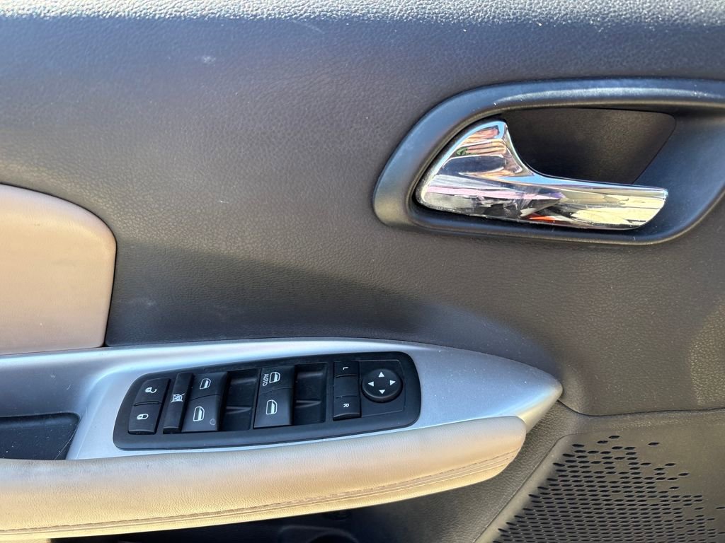 Used 2013 Dodge Journey SXT w/ Flexible Seating Group image 16