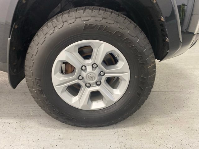 Used 2019 Toyota 4Runner SR5 AWD/4WD image 6