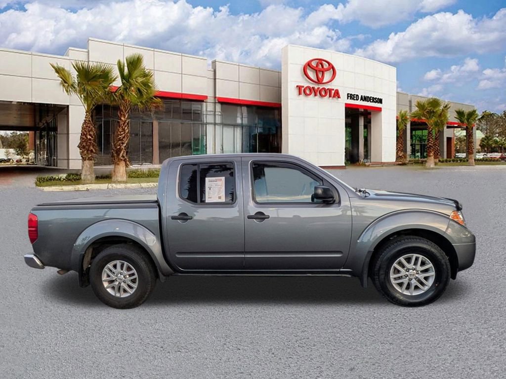 Used 2017 Nissan Frontier SV image 3