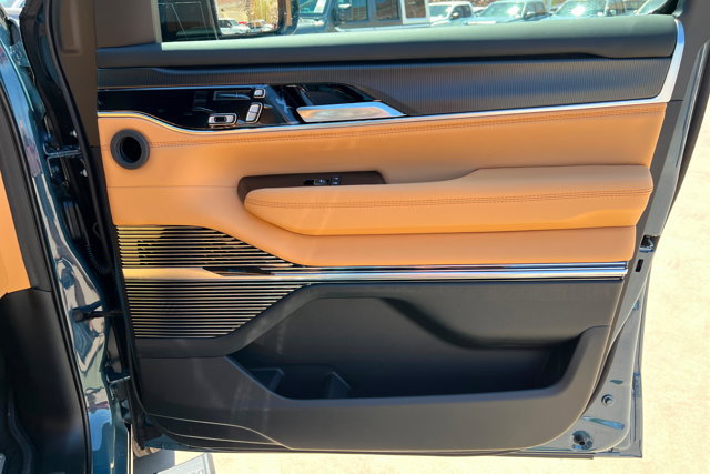 New 2026 Jeep Grand Wagoneer Summit AWD/4WD image 24