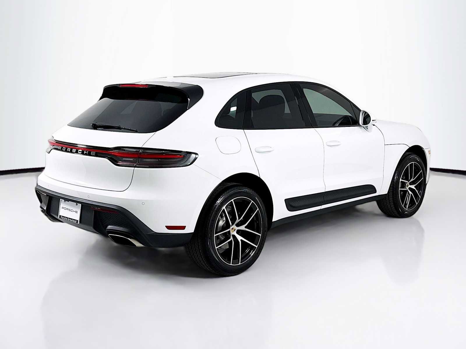 New 2026 Porsche Macan image 9