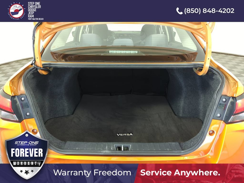 Used 2021 Nissan Versa SR FWD image 27