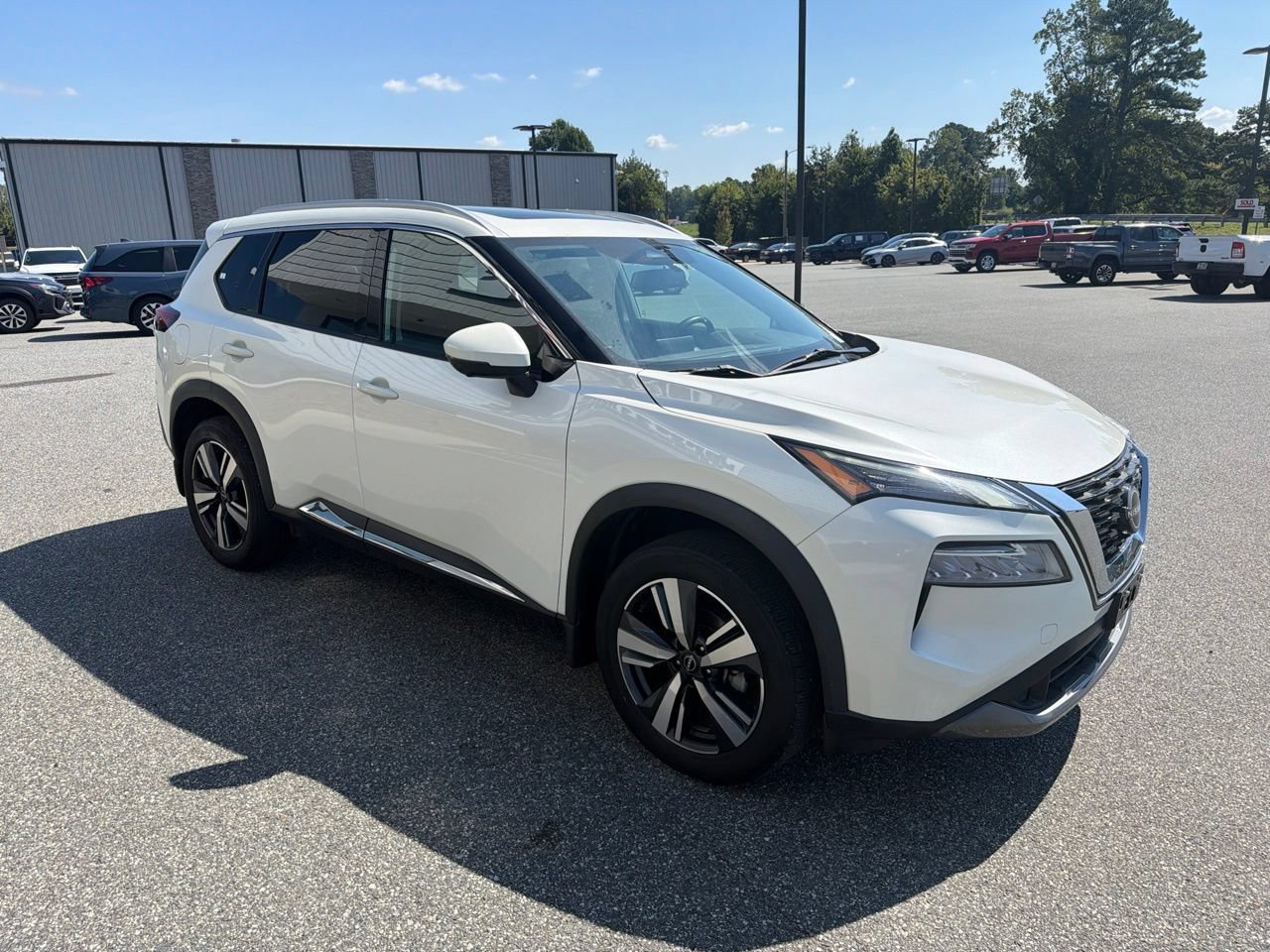 Used 2023 Nissan Rogue SL AWD/4WD image 11