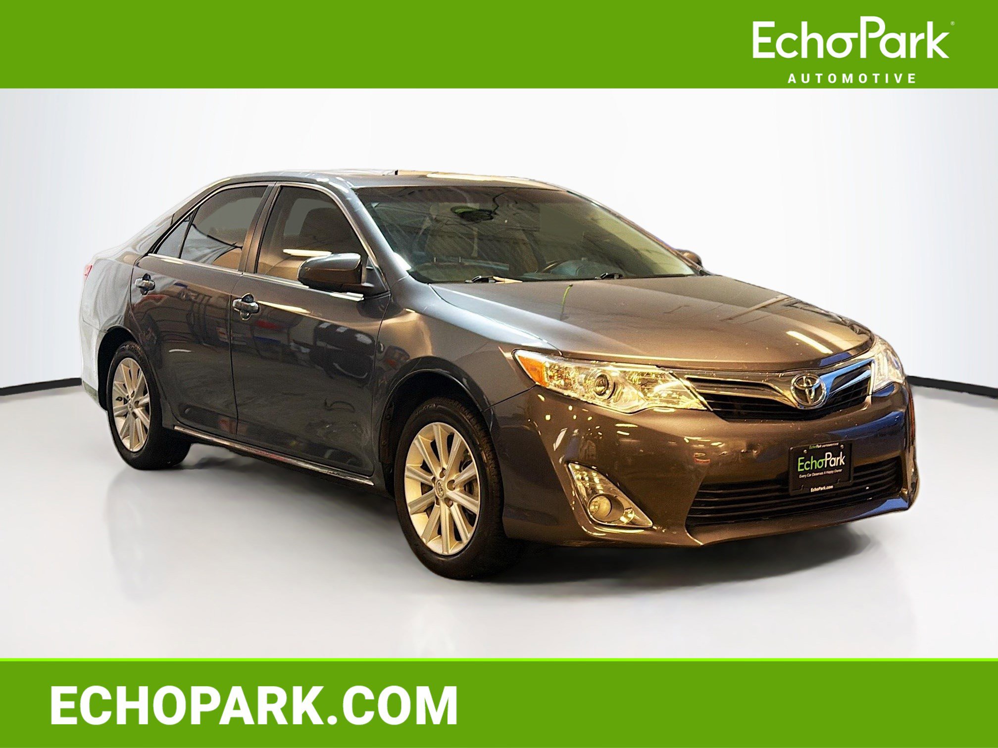 Used 2013 Toyota Camry XLE w/ Leather Pkg image 1