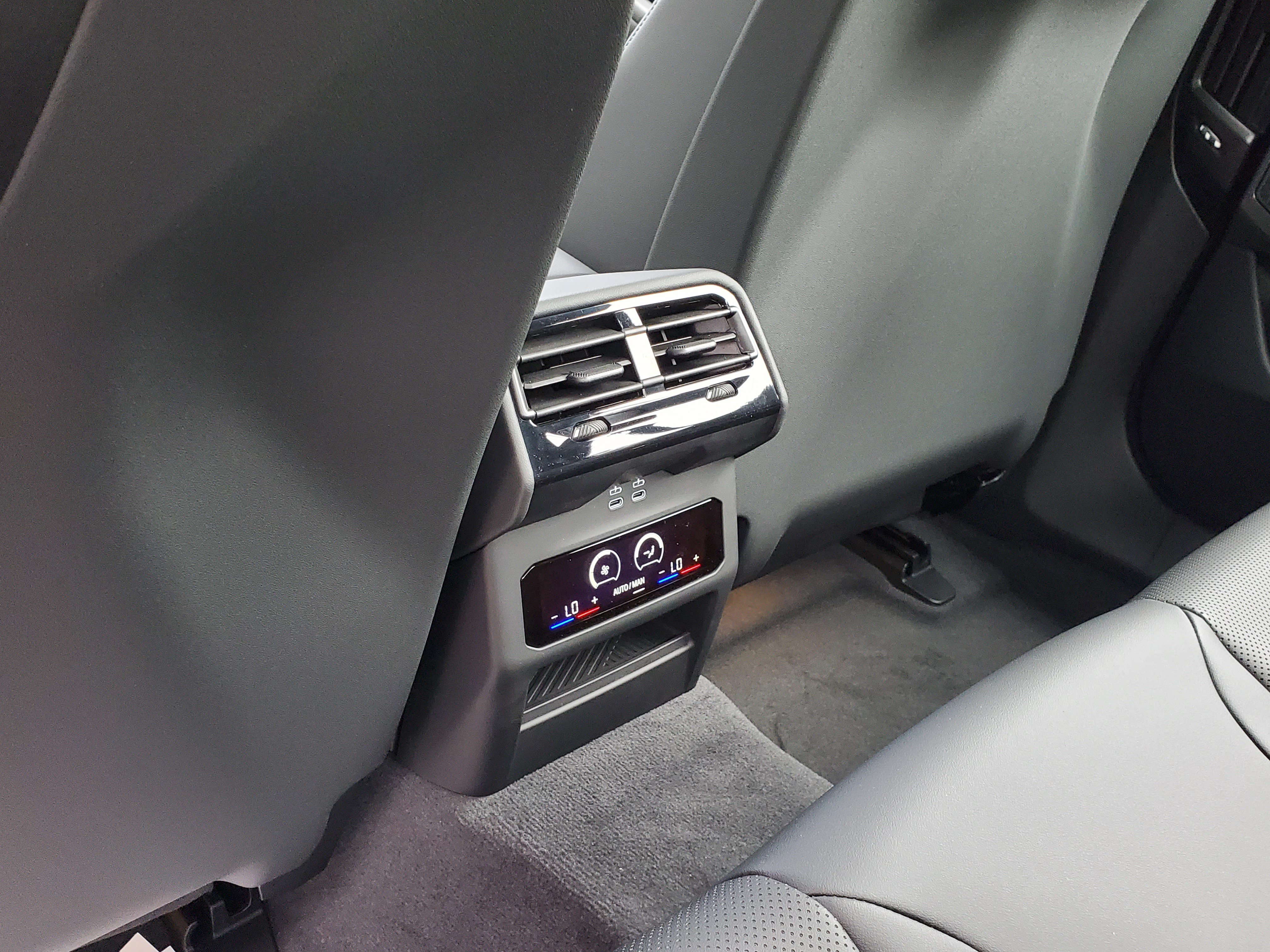 New 2027 BMW 530i w/ M Sport Package RWD image 11