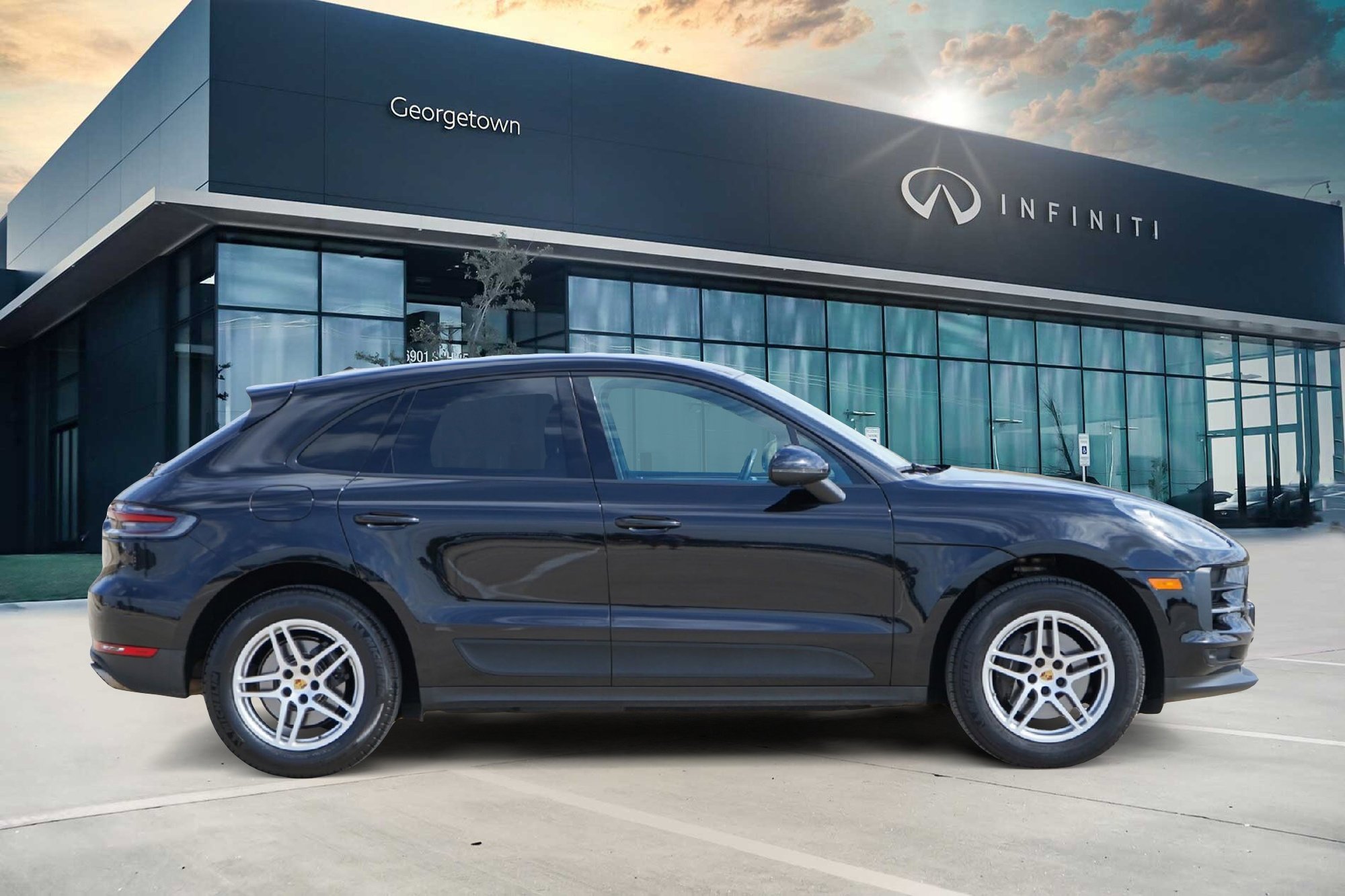 Used 2020 Porsche Macan image 3