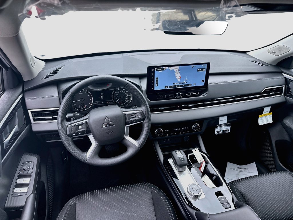New 2026 Mitsubishi Outlander ES FWD image 22