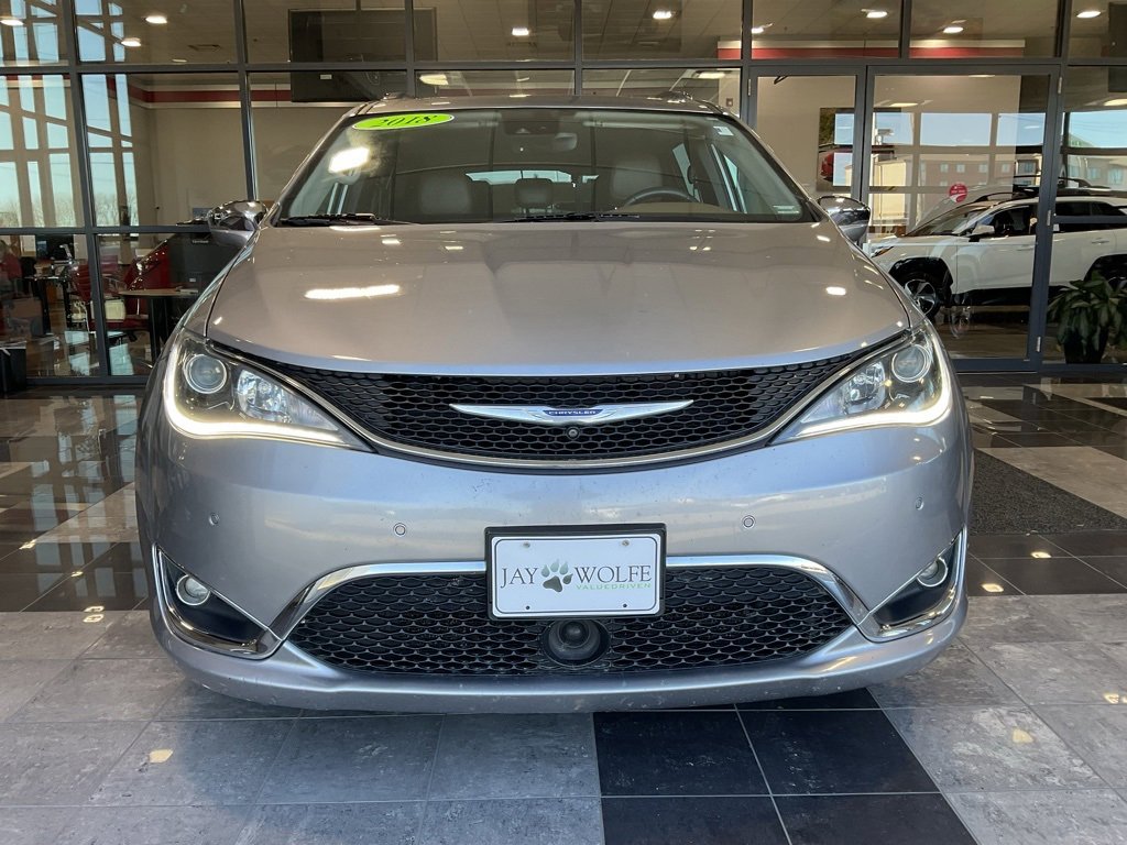 Used 2018 Chrysler Pacifica Limited w/ Advanced Safetytec Group image 2
