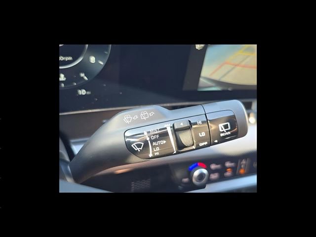 Used 2025 Kia Sportage SX image 27