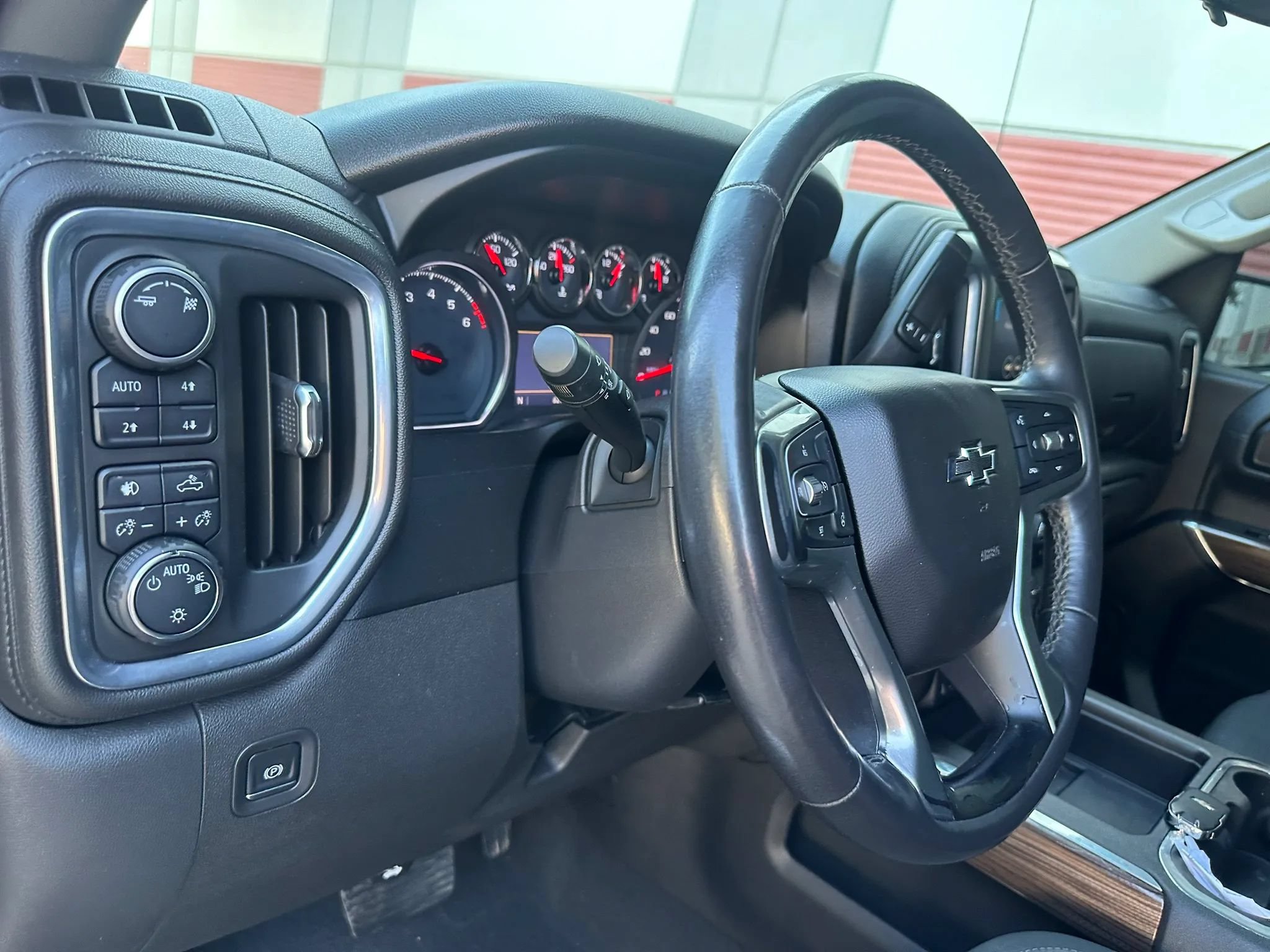 Used 2019 Chevrolet Silverado 1500 RST AWD/4WD image 32