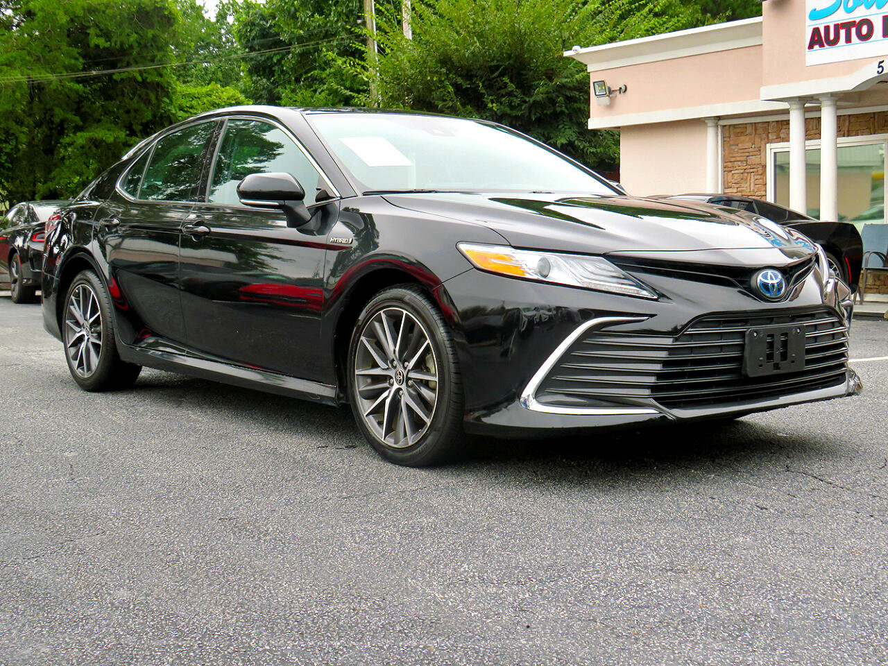 Used 2021 Toyota Camry XLE image 5