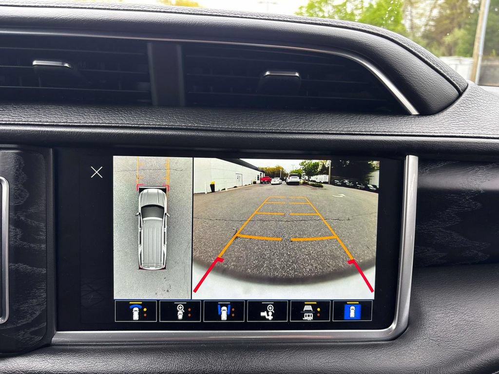 Used 2023 GMC Yukon XL Denali AWD/4WD image 31
