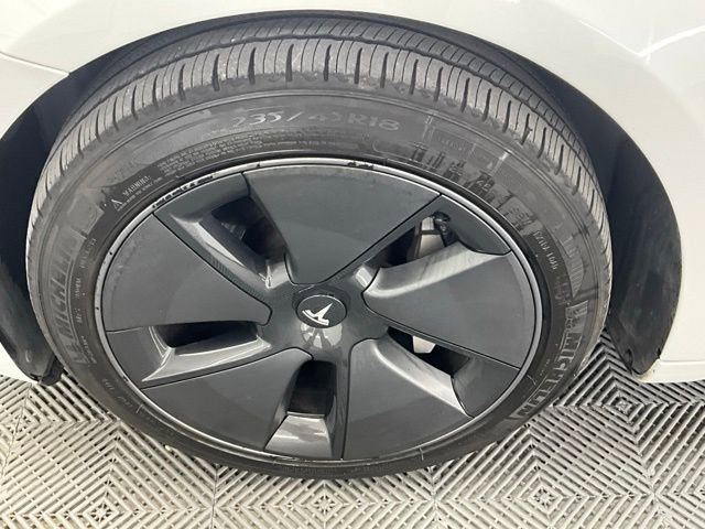 Used 2021 Tesla Model 3 Standard Range Plus image 27