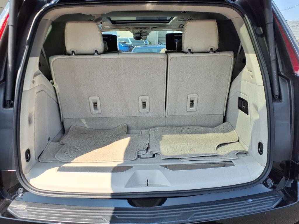 Certified 2023 Cadillac Escalade Premium Luxury Platinum image 12