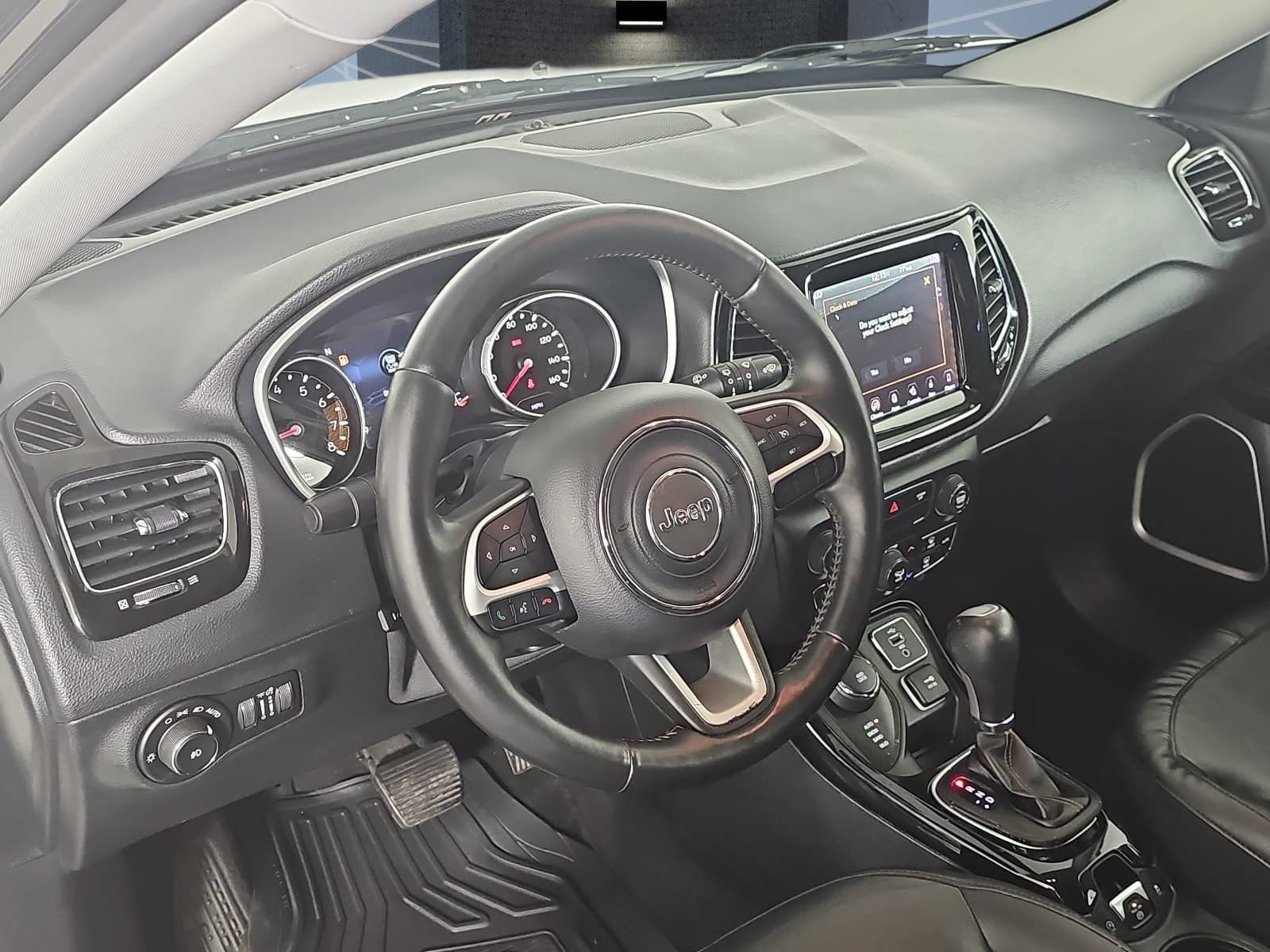 Used 2018 Jeep Compass Limited w/ Navigation Group AWD/4WD image 13