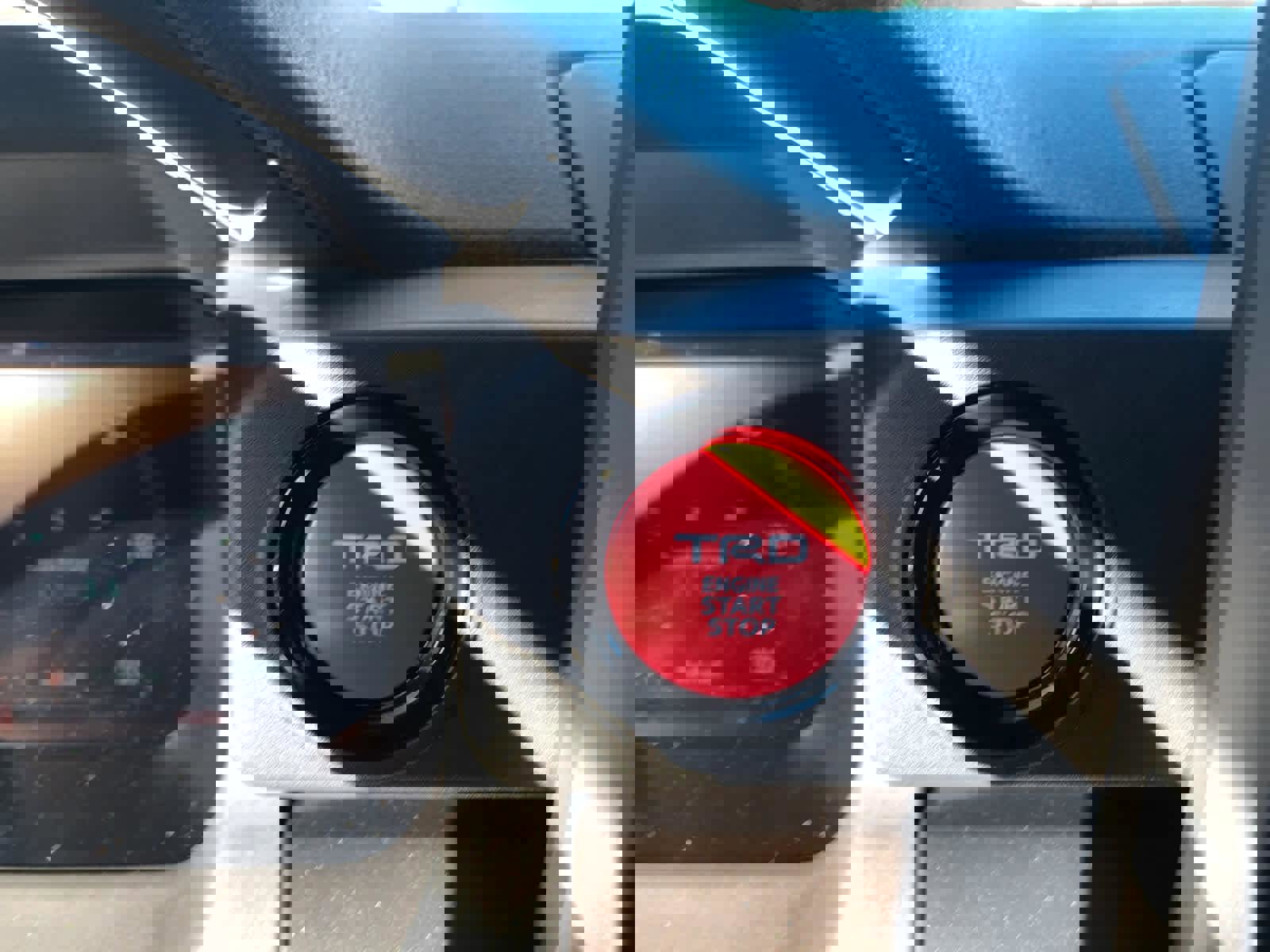 New 2025 Toyota Tacoma TRD Off-Road image 15