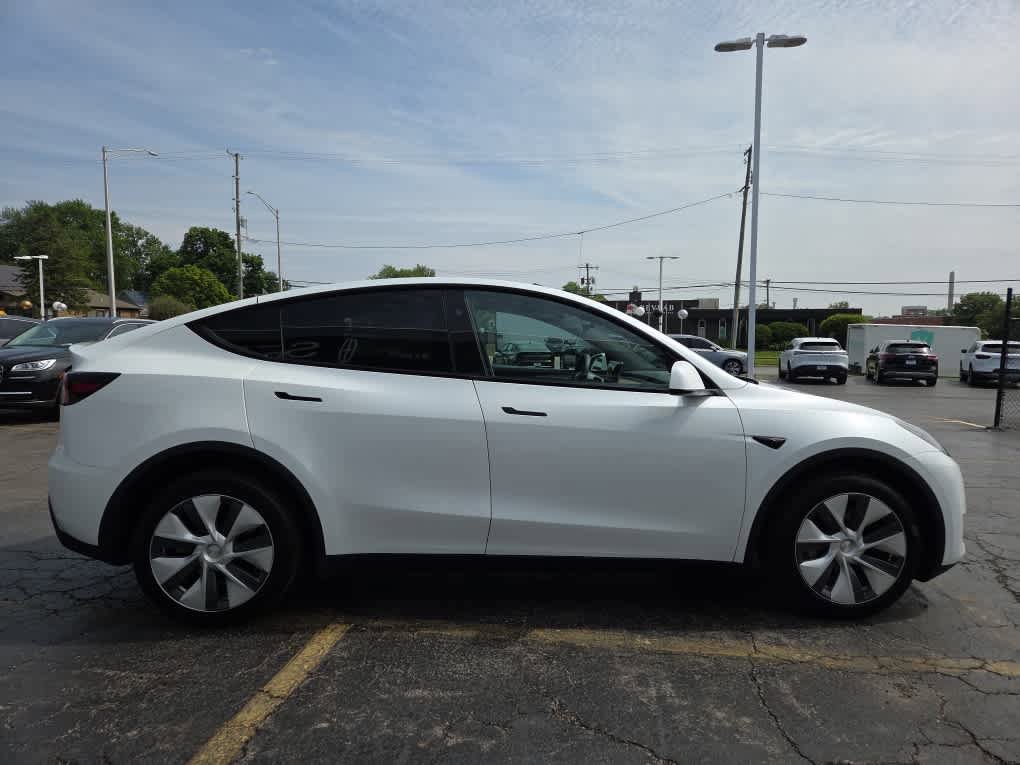 Used 2024 Tesla Model Y Long Range AWD/4WD image 4