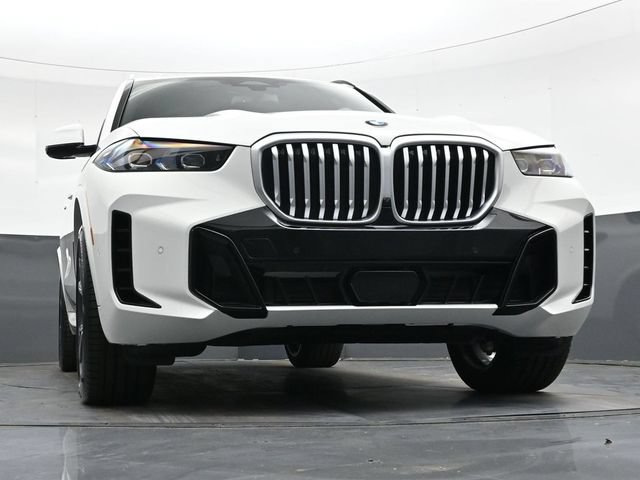 Used 2026 BMW X5 xDrive40i w/ M Sport Package AWD/4WD image 37